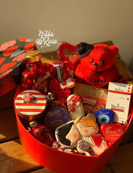 عکس باکس ولنتاین دخترانه فیک