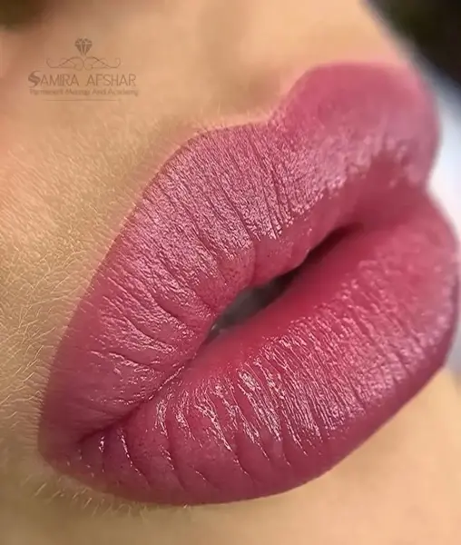 عکس تاتو رژ لب صورتی