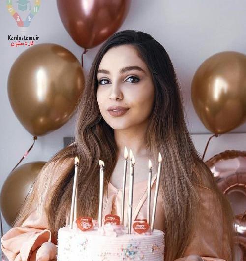 عکس دختر فیک با کیک تولد