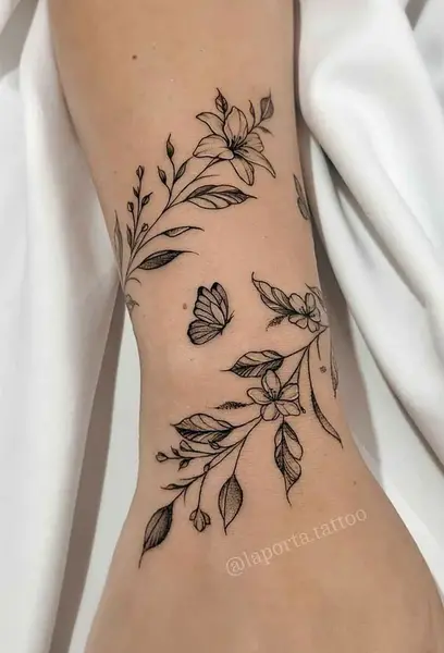 عکس تاتو گل روی دست مردانه ساده