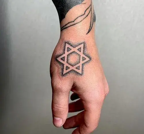 عکس تاتو گردن مردانه شیک