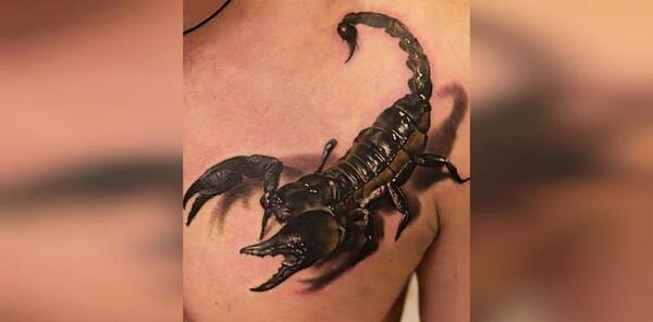 عکس تاتو عقرب روی گردن