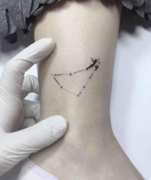 عکس تاتو صورت فلکی ماه فروردین