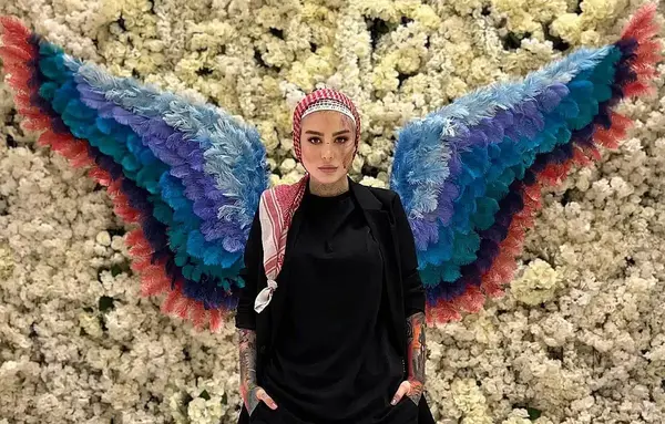 عکس صورت تتو شده ی سحر قریشی