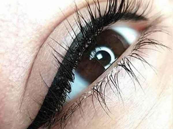 عکس تاتو خط چشم گربه ای