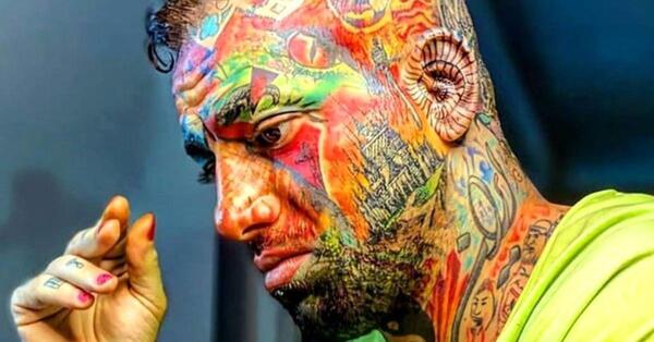 عکس تتو تتلو روی دست سحر قریشی