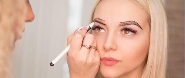 عکس تاتو الحواجب يمنع الوضوء