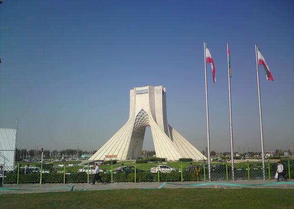 دانلود عکس میدان آزادی تهران