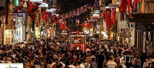 عکس از میدان تکسیم استانبول
