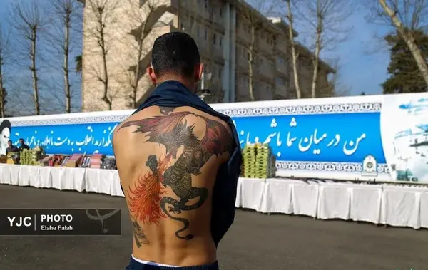عکس خالکوبی منشوری تتلو