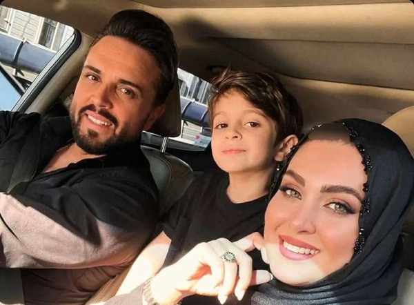 عکس تولد منوچهر هادی
