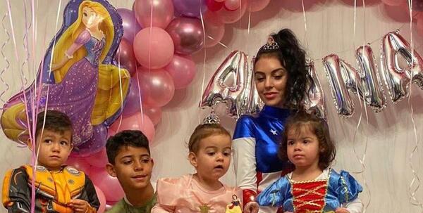 عکس جشن تولد رونالدو