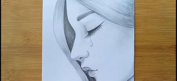 عکس نقاشی دختر چهره ساده