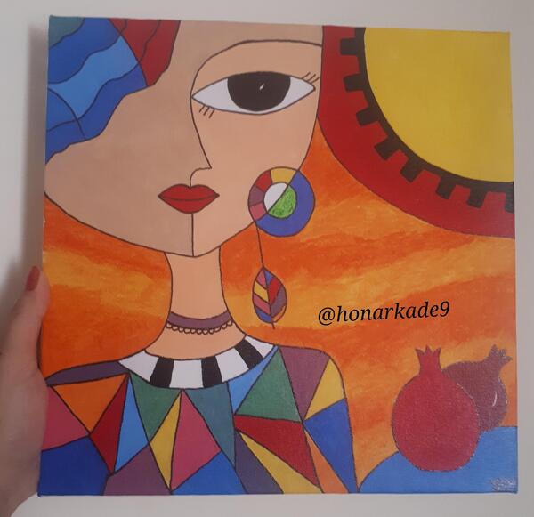 عکس نقاشی دختر روی بوم ساده