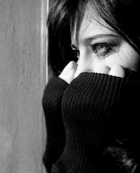 عکس بدون متن سیاه سفید غمگین