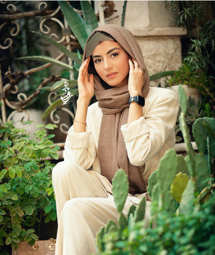 عکس زن باحجاب با روسری