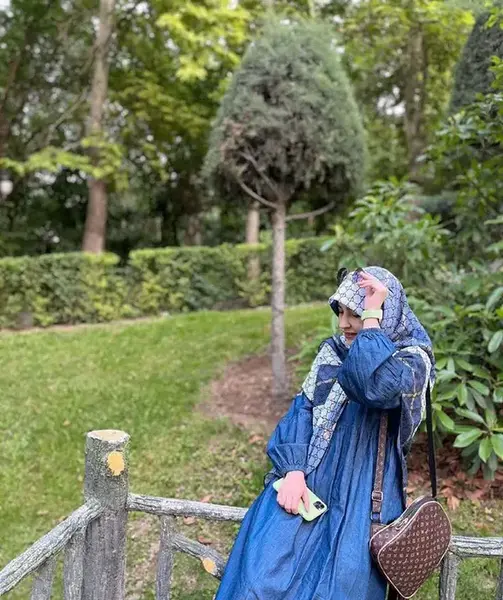 عکس زن باحجاب با روسری
