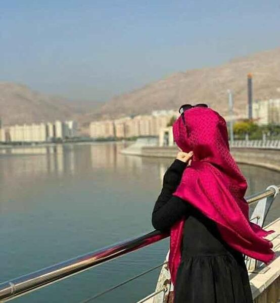 عکس رفیق دخترونه با حجاب