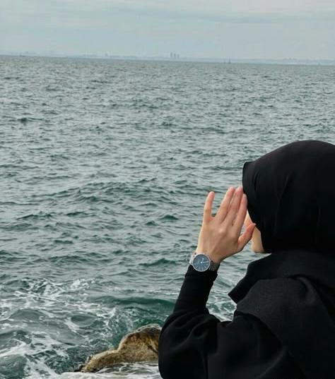 عکس رفیق دخترونه با حجاب