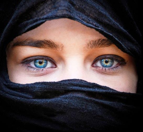 عکس چهره زن با حجاب