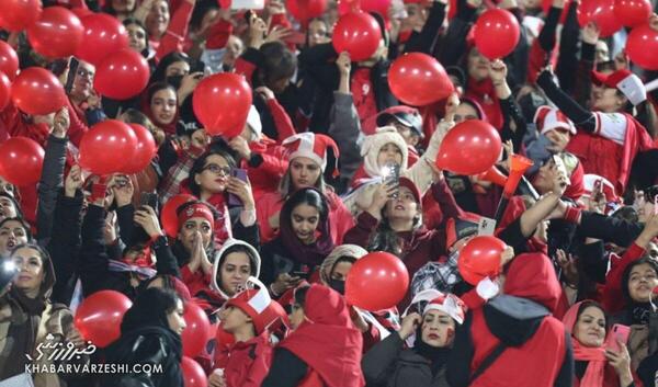 عکس زنان در ورزشگاه آزادی بازی پرسپولیس
