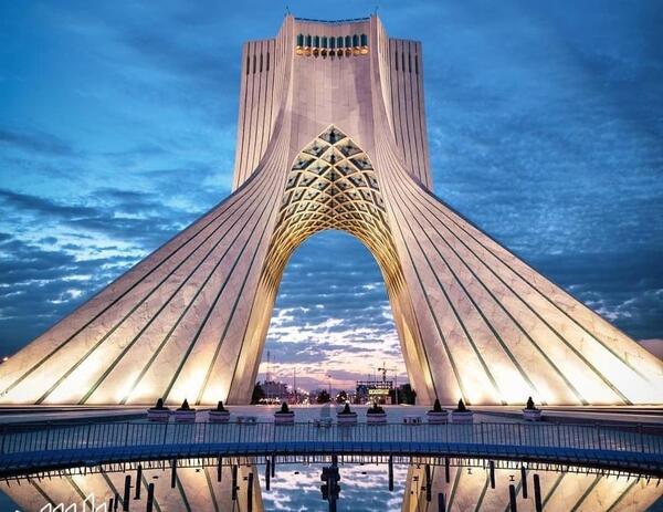 عکس قدیمی با میدان آزادی