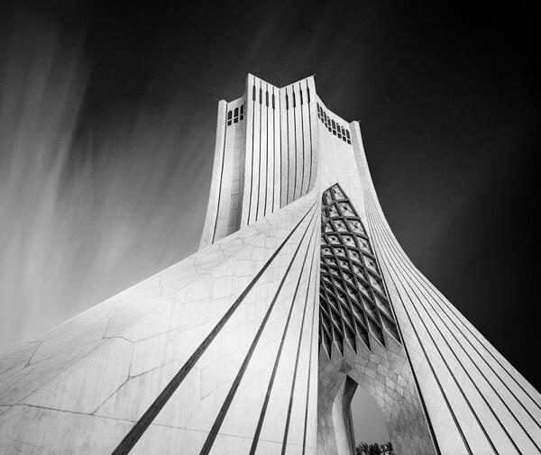 عکس از برج آزادی تهران