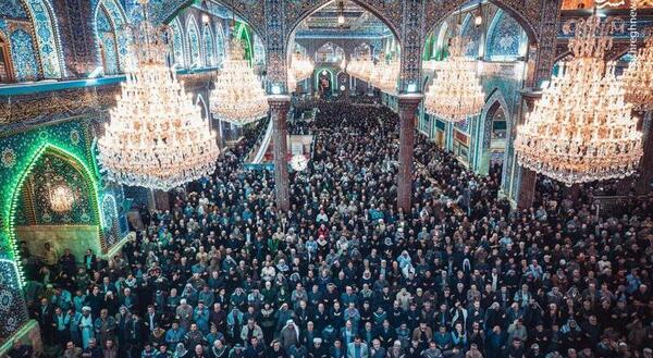 عکس امام حسین در حال نماز خواندن