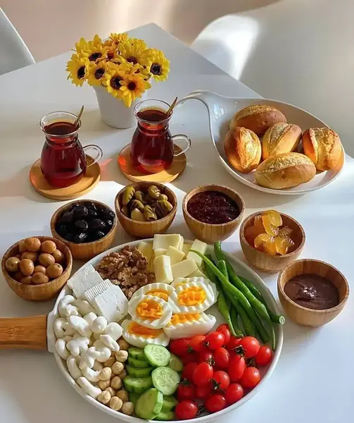 عکس از میز صبحانه ایرانی