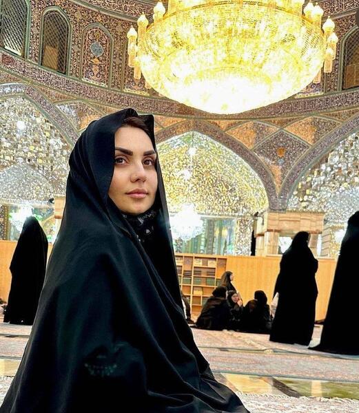 عکس شبنم تووزلو در ایران