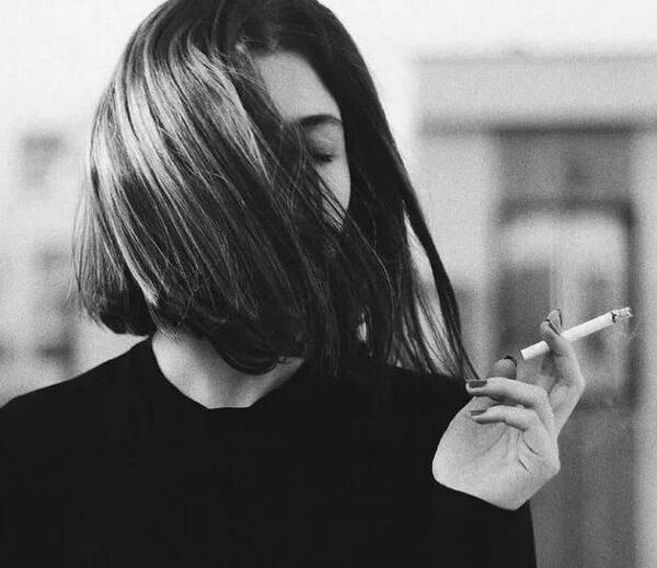 عکس نیم رخ دخترونه برای پروفایل