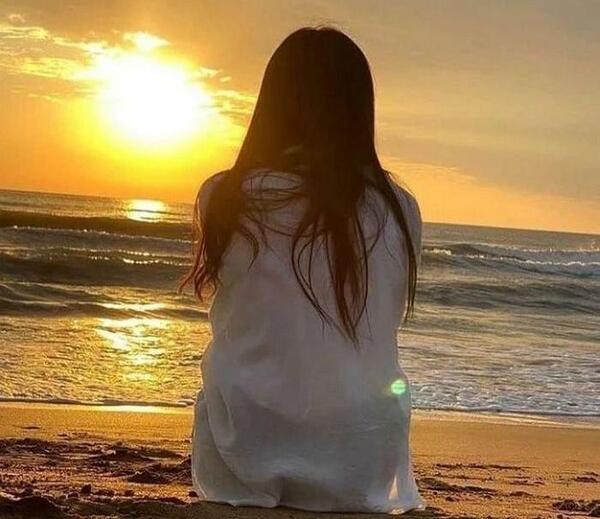 عکس نیم رخ دخترونه برای پروفایل
