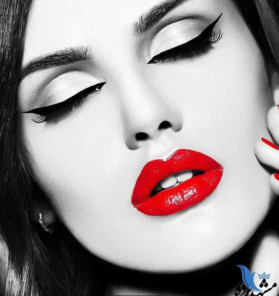 عکس نقاشی چهره دختر سیاه سفید