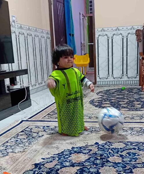 عکس نقاشی دختر کاپشن صورتی
