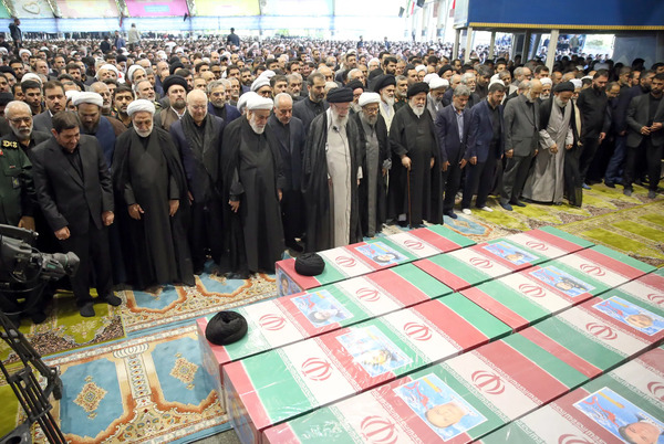 عکس رهبر انقلاب و رئیسی