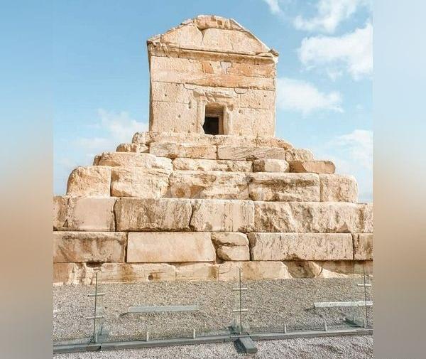 عکس مقبره کوروش برای پروفایل