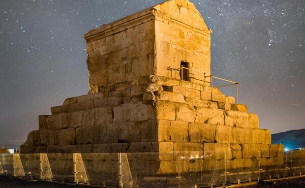 عکس آرامگاه کوروش در پاسارگاد