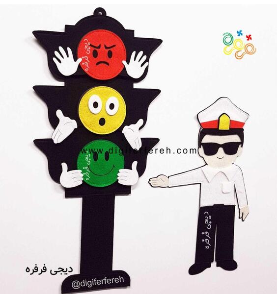 عکس پلیس چراغ راهنمایی