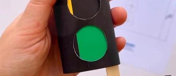 عکس کاردستی چراغ راهنمایی با کاغذ رنگی