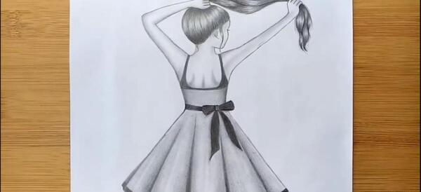 عکس نقاشی دختر مو بلند با مداد رنگی