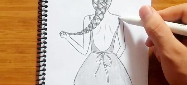 عکس نقاشی دختر مو بافته ساده