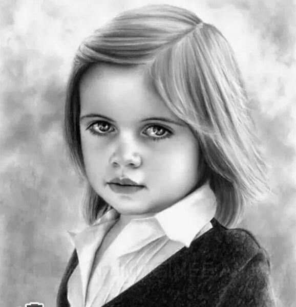 عکس نقاشی دختر و پسر سیاه قلم