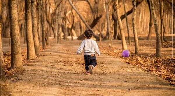 عکس های پاییزی کودکانه