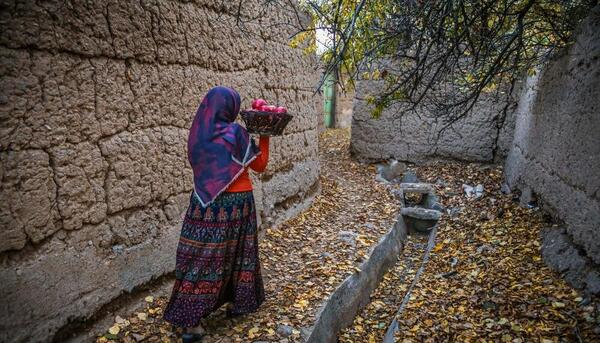 عکس خانه قدیمی پاییزی