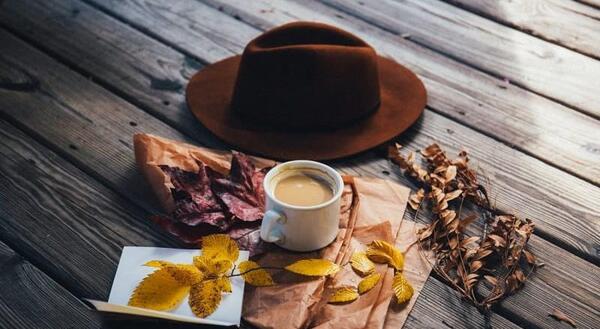 عکس پاییزی و قهوه