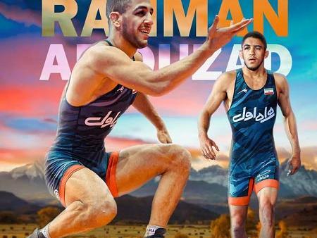 عکس رحمان عموزاد برای پس زمینه