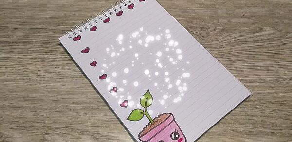 عکس نقاشی دخترانه توی دفتر مشق