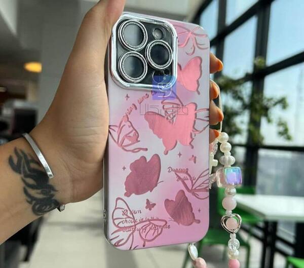 عکس گوشی آیفون ۱۵ صورتی