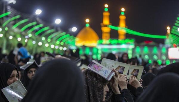 عکس زن چادری در بین الحرمین
