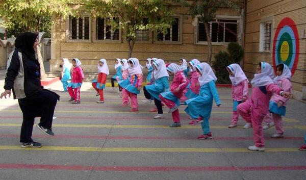 عکس ورزش در مدرسه